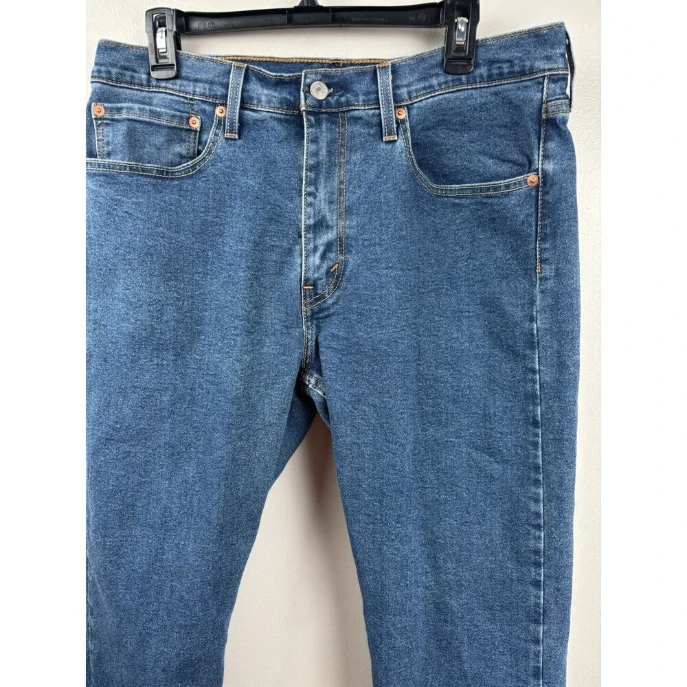 Levi's 502 Jeans Mens 34x32 Blue Medium Wash Slim Tapered Denim Zip Fly 5 Pocket